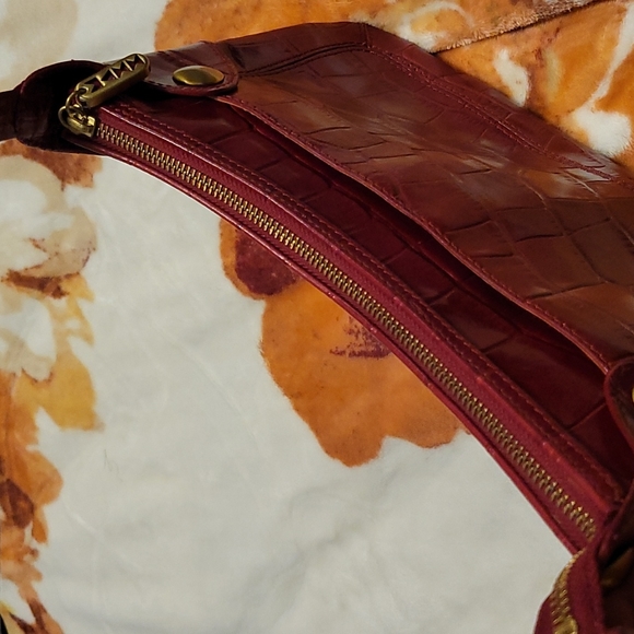 MAXX New York faux Alligator Purse - Picture 12 of 12